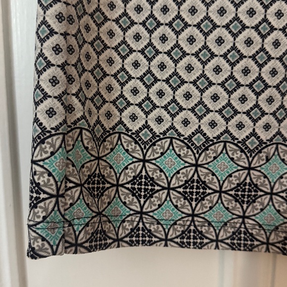 Talbots Patterned Sleeveless Blouse - Picture 3 of 4